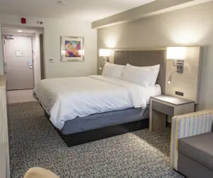 Photo 4 - Holiday Inn Knoxville N - Merchant Drive by IHG