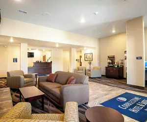 Photo 3 - Cobblestone Hotel & Suites - Paxton