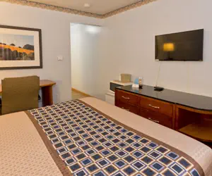 Photo 5 - Riviera Inn Motel