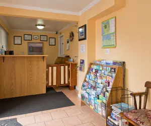 Photo 4 - Riviera Inn Motel