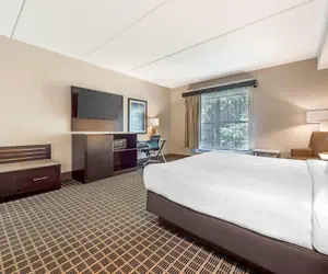 Photo 5 - Wingate by Wyndham North East