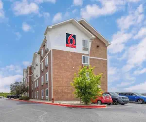 Photo 3 - Studio 6 Extended Stay Oklahoma City Norman OK