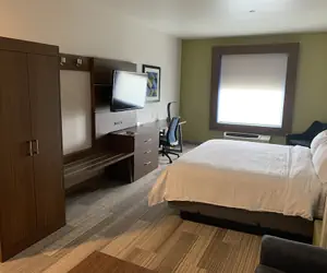 Photo 5 - Holiday Inn Express & Suites Beaumont - Oak Valley by IHG