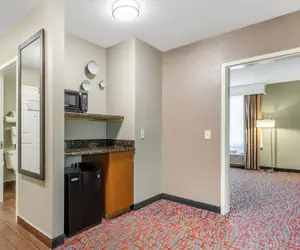 Photo 3 - Comfort Inn & Suites North Charleston - Northwoods