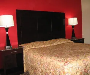 Photo 4 - Townhouse Inn & Suites