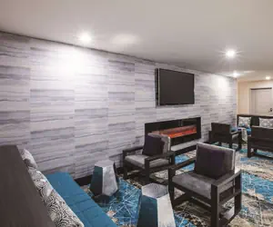 Photo 3 - La Quinta Inn & Suites by Wyndham Walker - Denham Springs