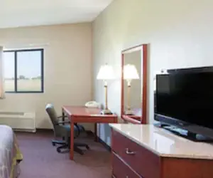 Photo 5 - Super 8 by Wyndham Iola KS