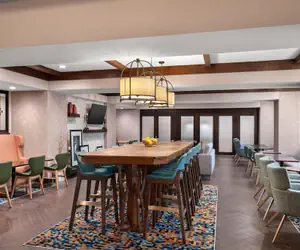 Photo 4 - Hampton Inn & Suites Fresno