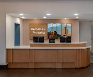 Photo 5 - Hampton Inn & Suites Fresno