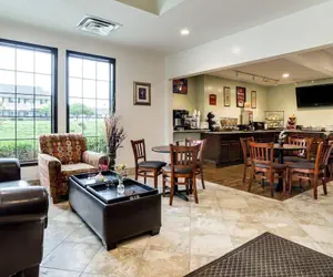 Photo 4 - Econo Lodge Lawrence near University