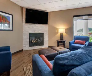 Photo 5 - Comfort Suites Escanaba West