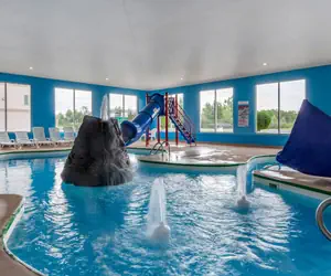 Photo 2 - Comfort Suites Escanaba West