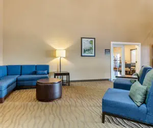 Photo 4 - Comfort Suites Batesville