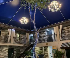 Photo 2 - L.A. Sky Boutique Hotel