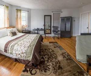 Photo 4 - Wyman Bed & Breakfast