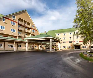 Photo 2 - Grand Summit Hotel