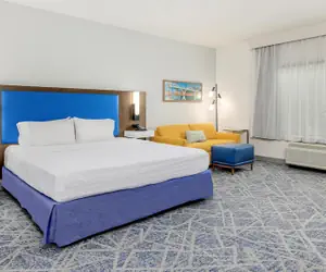 Photo 5 - Hampton Inn & Suites Grants Pass