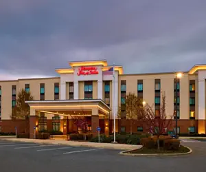 Photo 2 - Hampton Inn & Suites Grants Pass