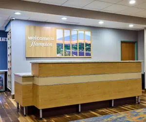 Photo 4 - Hampton Inn & Suites Grants Pass