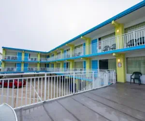 Photo 5 - Tropicana Motel