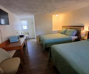 Photo 4 - Jonathan Edwards Motel