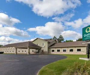 Photo 2 - Quality Inn Redgranite