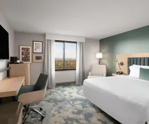 Photo 5 - Hampton Inn & Suites Oakland Airport-Alameda