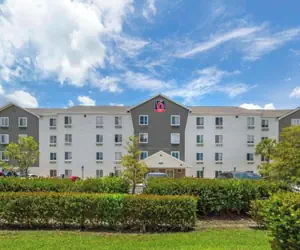 Photo 2 - Studio 6 Extended Stay Fort Myers FL