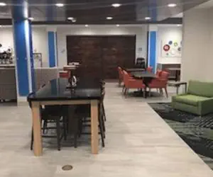 Photo 5 - Holiday Inn Express Hotel & Suites Ennis by IHG