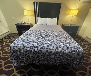 Photo 3 - Euclid Motel