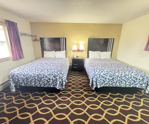 Photo 5 - Euclid Motel