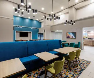 Photo 4 - Hampton Inn & Suites by Hilton Tomball Houston NW