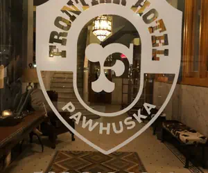 Photo 2 - Frontier Hotel Pawhuska