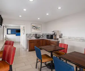 Photo 4 - Travelodge by Wyndham Albuquerque West