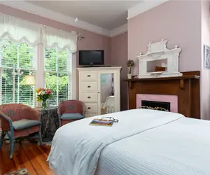 Photo 3 - Beaufort House Inn