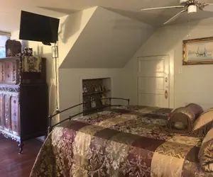 Photo 4 - Woldert-Spence Manor