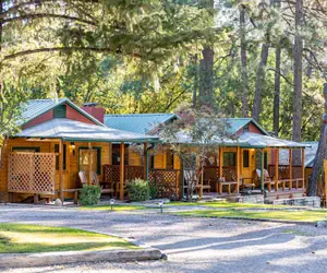 Photo 2 - Ruidoso Lodge Cabins