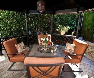 Photo 5 - Lori Lanes 'romeo Cottage' ~ 2 Bedroom ~ Downtown