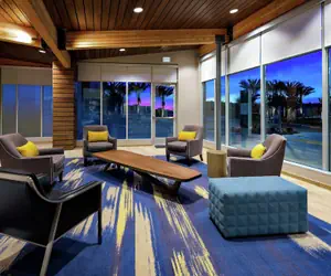 Photo 5 - Hampton Inn & Suites San Diego Airport Liberty Station