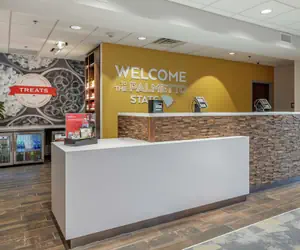 Photo 3 - Hampton Inn Camden