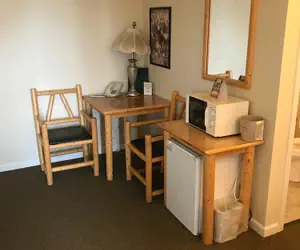 Photo 4 - Green Gables Inn