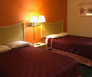 Photo 4 - Budget Inn