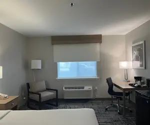 Photo 5 - Riverside Hotel