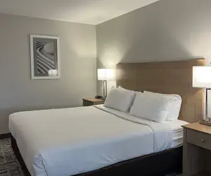 Photo 4 - Riverside Hotel