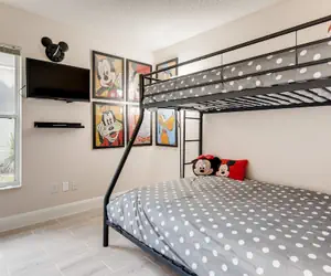 Photo 5 - 4BR Emerald Island Home by FS FL VH-8438