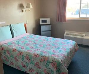 Photo 3 - Best budget inn