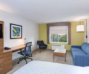 Photo 3 - Holiday Inn Express & Suites Elkhart North by IHG