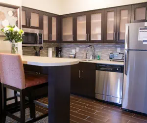 Photo 4 - 1 Bdrm 1 Kng Hear Access Roll In Shwr Ns