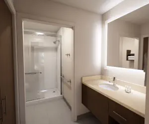 Photo 5 - 2 Bdrm Suite 1 King 2 Queen