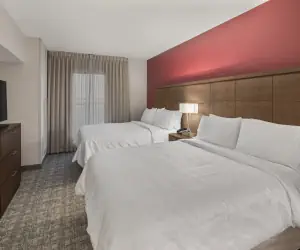 Photo 4 - 2 Bdrm Suite 1 King 2 Queen